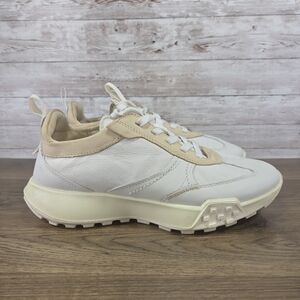 ECCO Womens Retro Sneaker Size EU 39 US 8-8.5  White Beige Shoes Casual Athletic